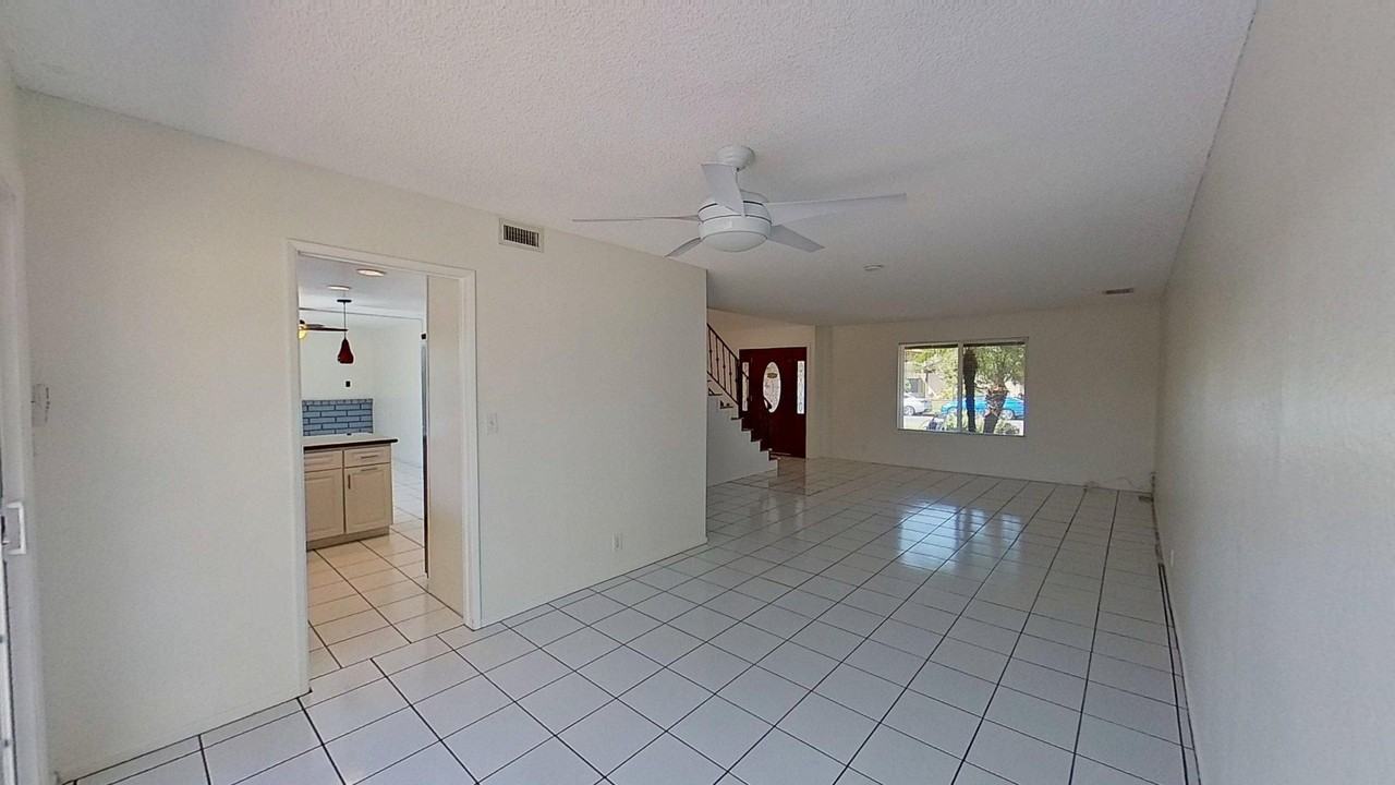 17218 Maurice Ave - Photo 7 of 31