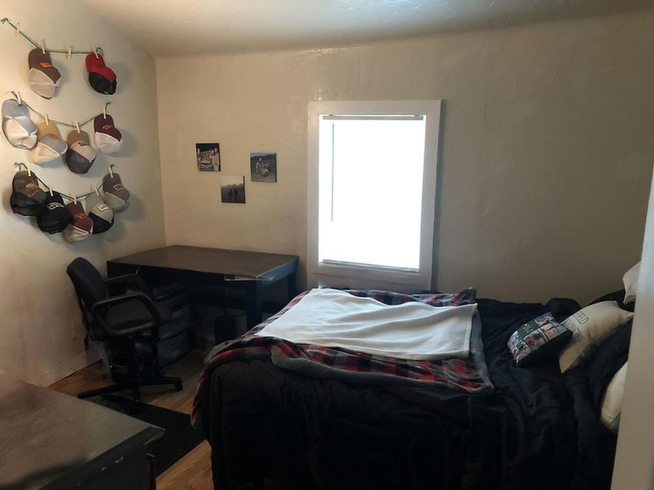 305 Jackson St - Photo 3 of 12