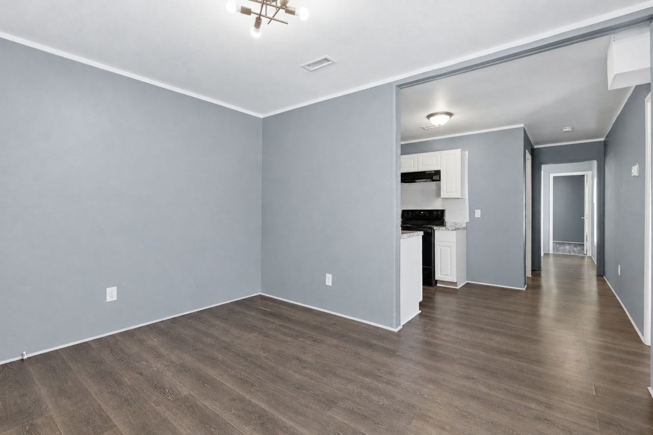 2732 Avenue I - Photo 2 of 25