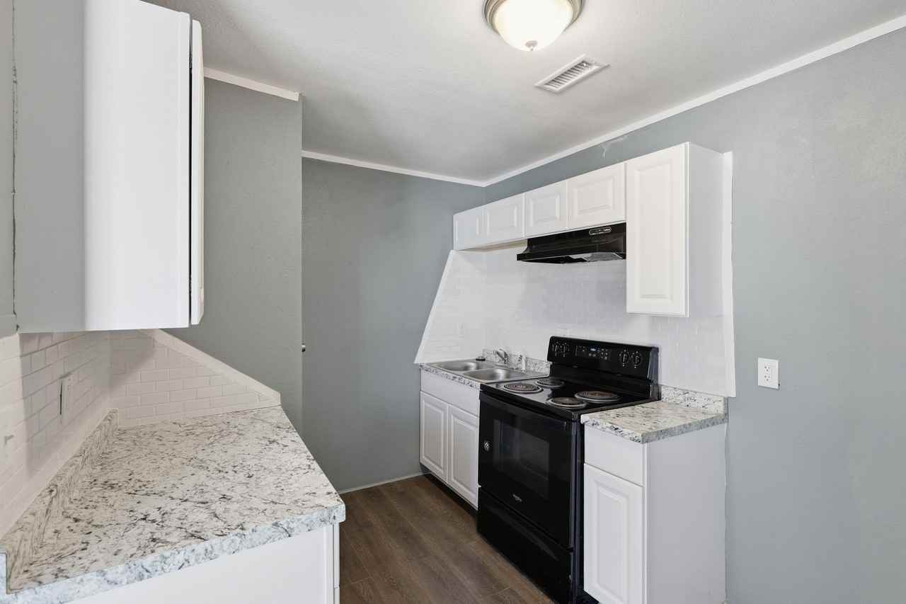 2732 Avenue I - Photo 3 of 25