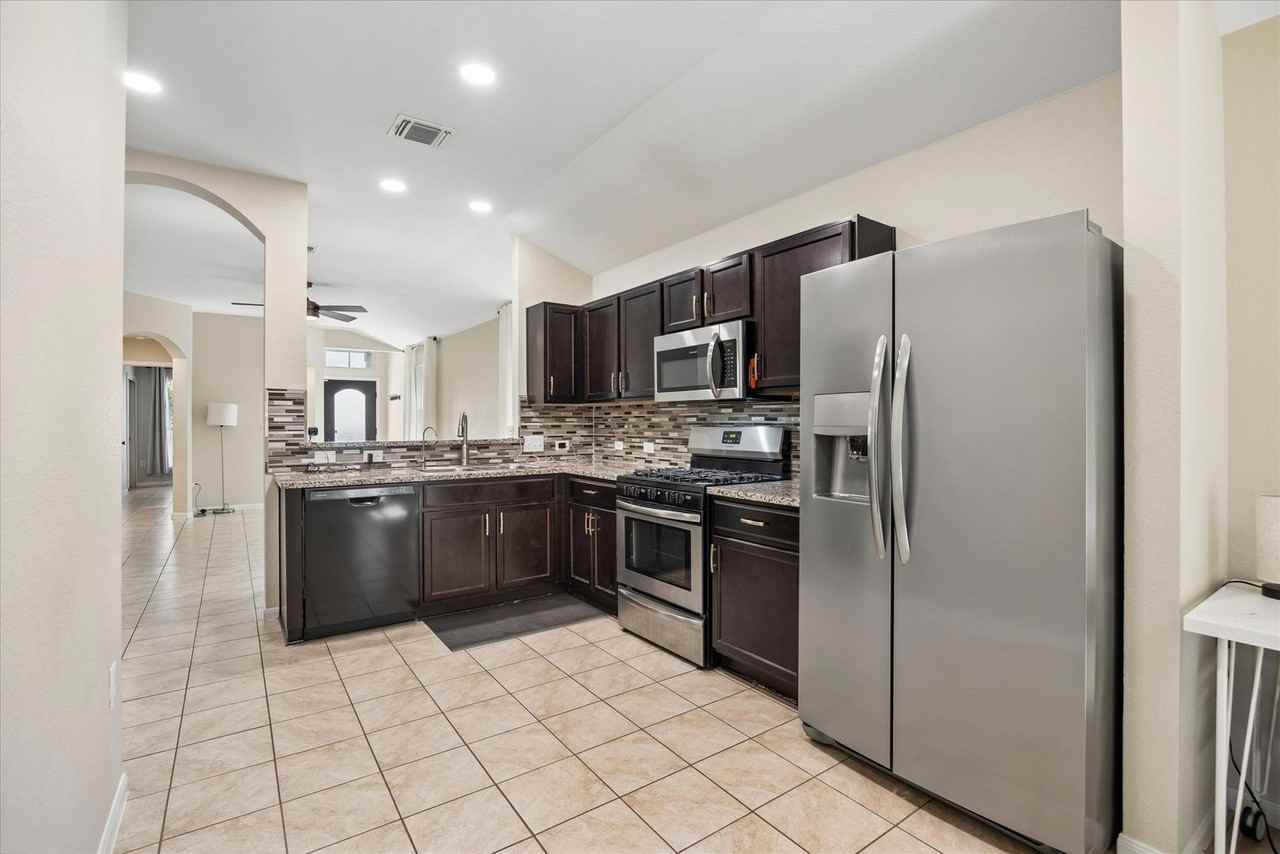 10110 Lampton Ln - Photo 5 of 16