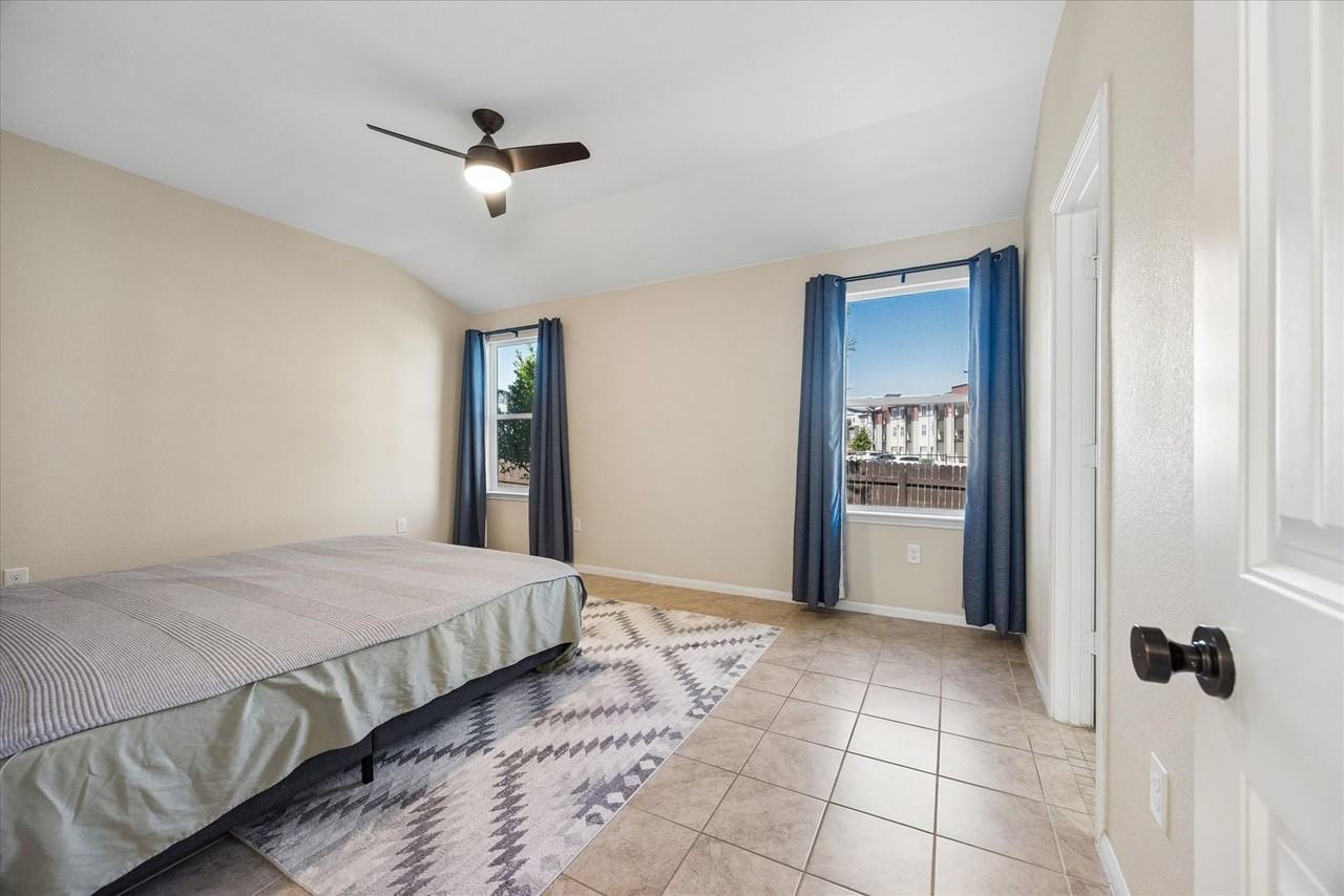 10110 Lampton Ln - Photo 6 of 16