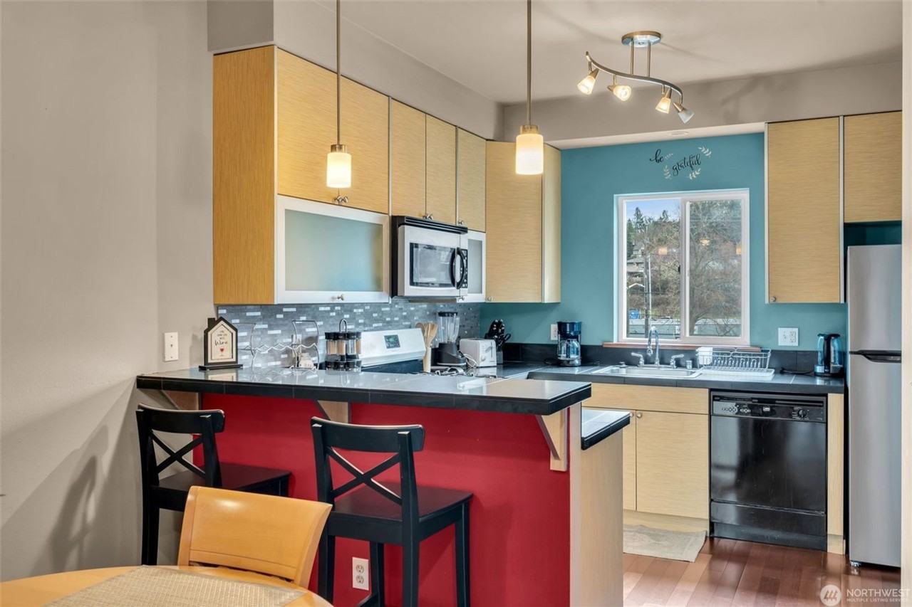 4838 S Chicago St - Photo 5 of 40