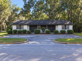 1113 N Oak St - Photo 1 of 1