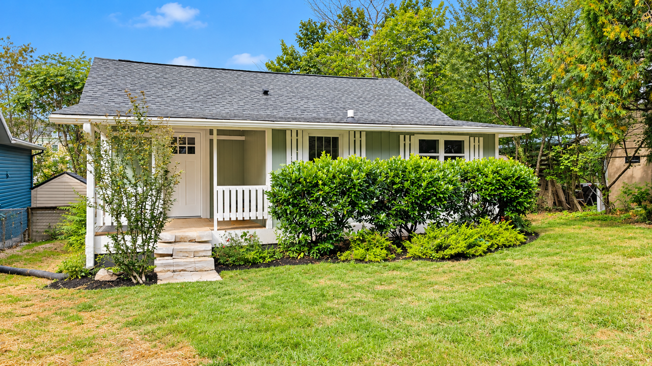 108 Arnold Rd - Photo 3 of 12