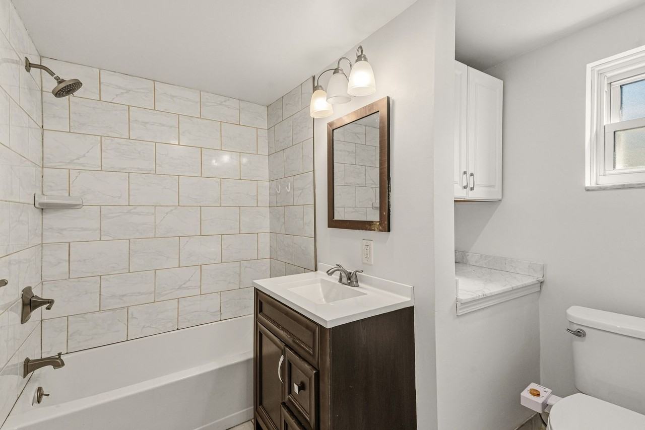 253 Augusta St - Photo 2 of 29