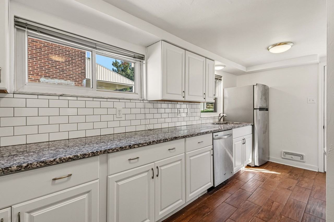 253 Augusta St - Photo 6 of 29