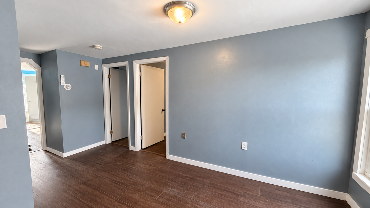 107 State St - Photo 4 of 7