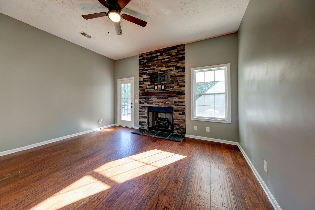 1348 Freedom Dr - Photo 2 of 20