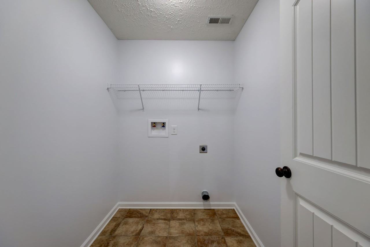 1348 Freedom Dr - Photo 6 of 20