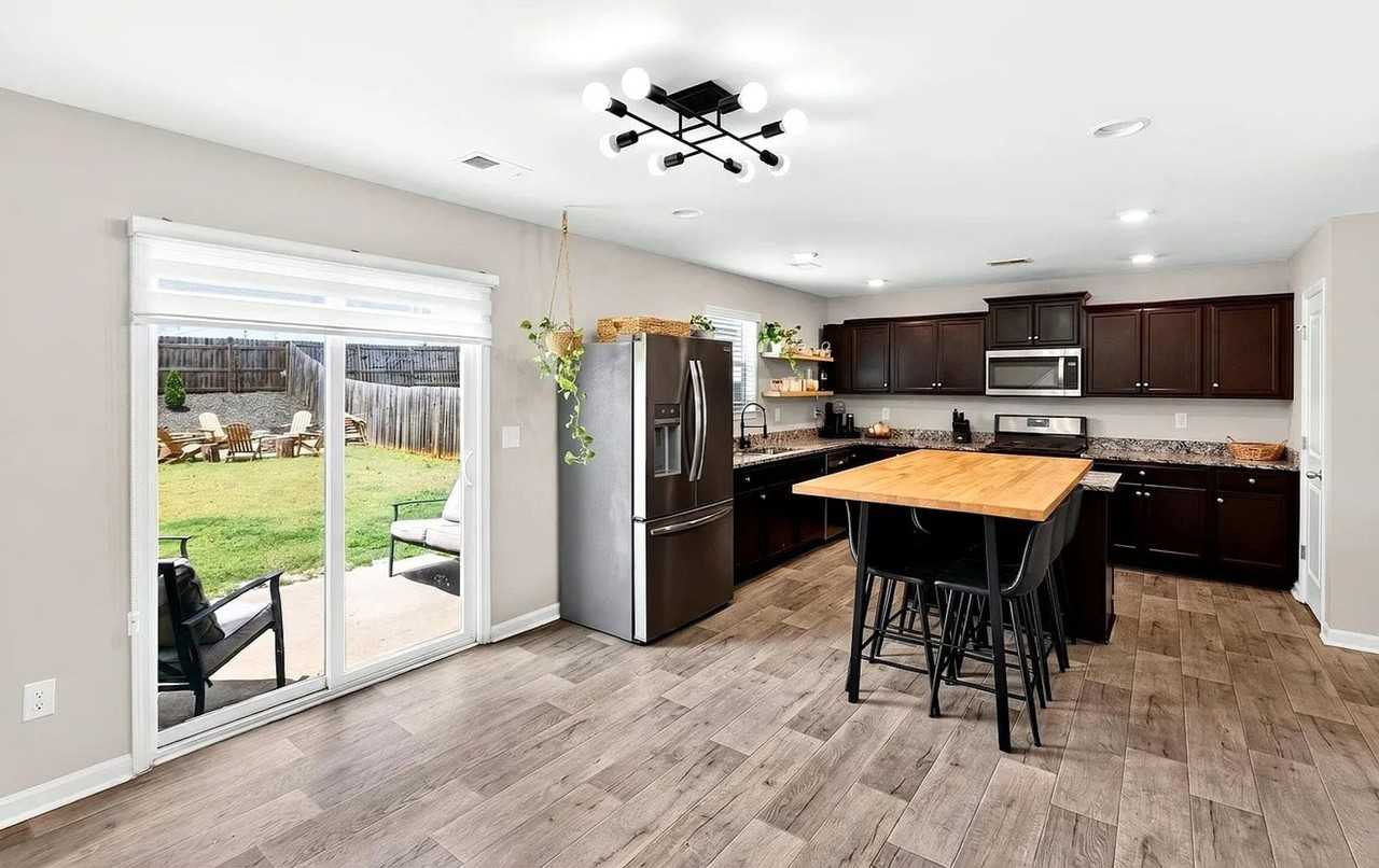 1221 Canter Pl - Photo 4 of 14