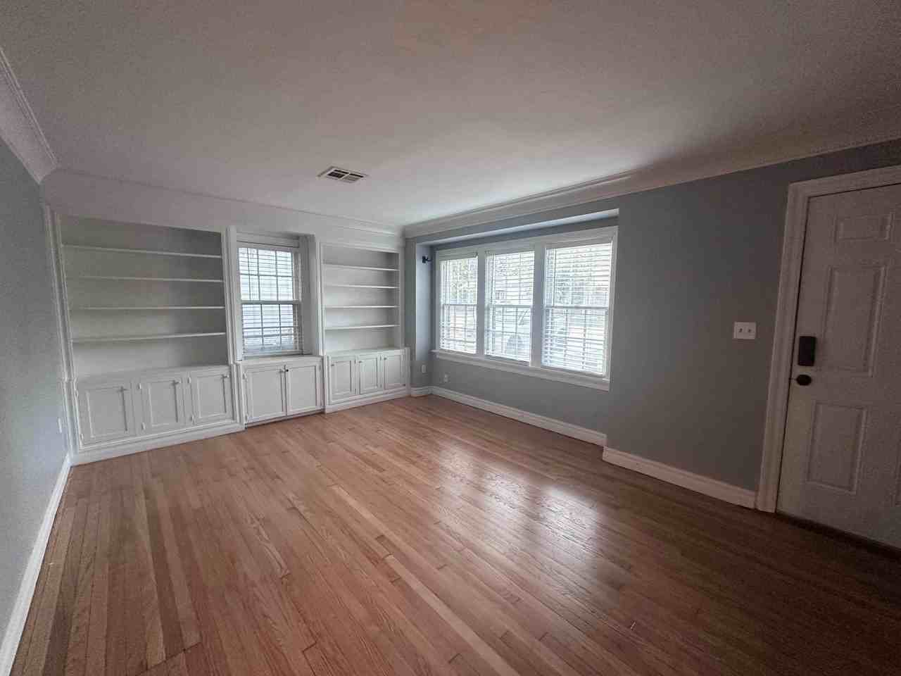 3421 Nw 26th St - Photo 3 of 20
