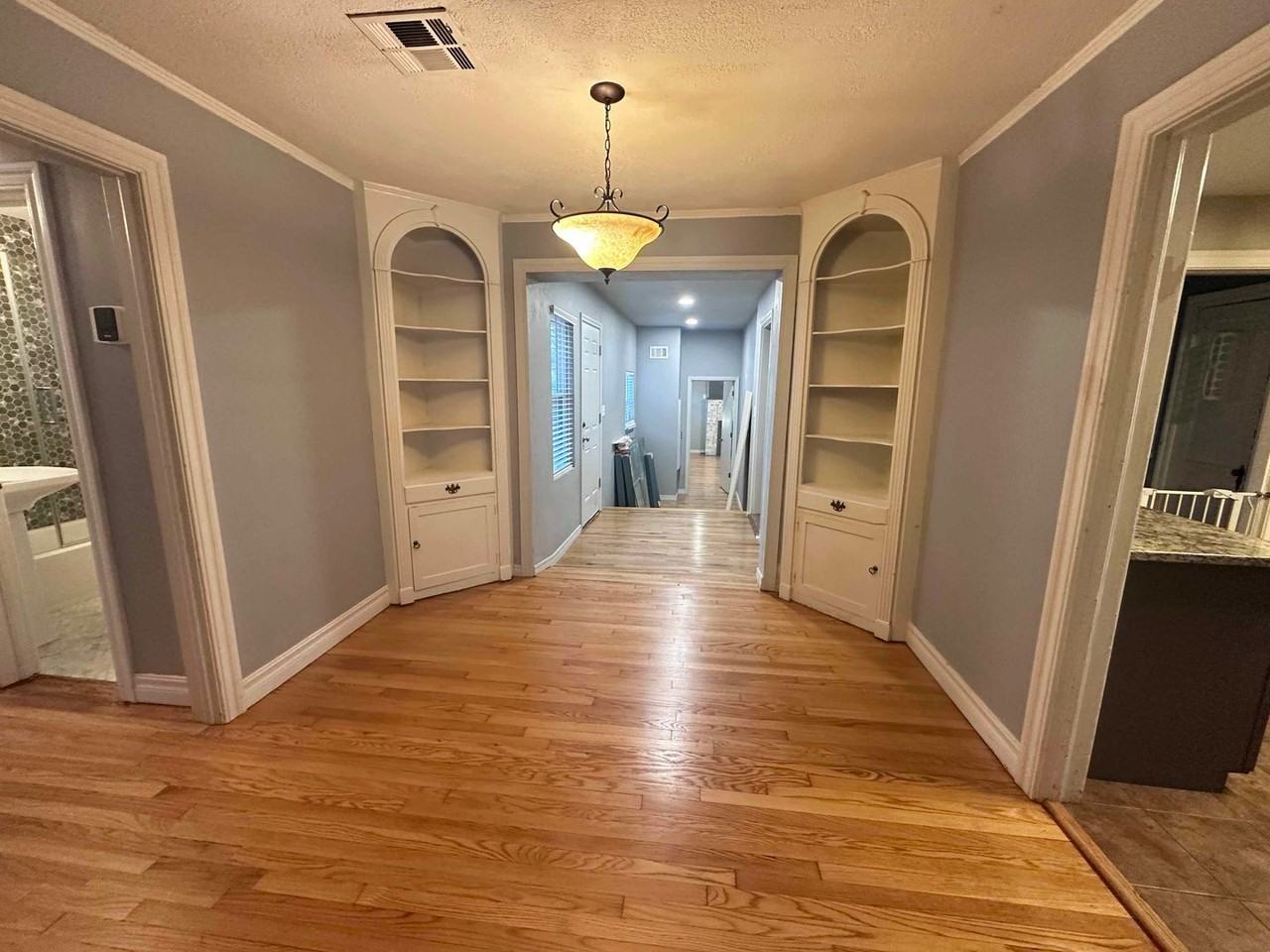 3421 Nw 26th St - Photo 4 of 20