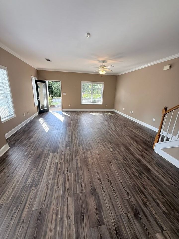 255 Wiltshire Dr - Photo 5 of 17