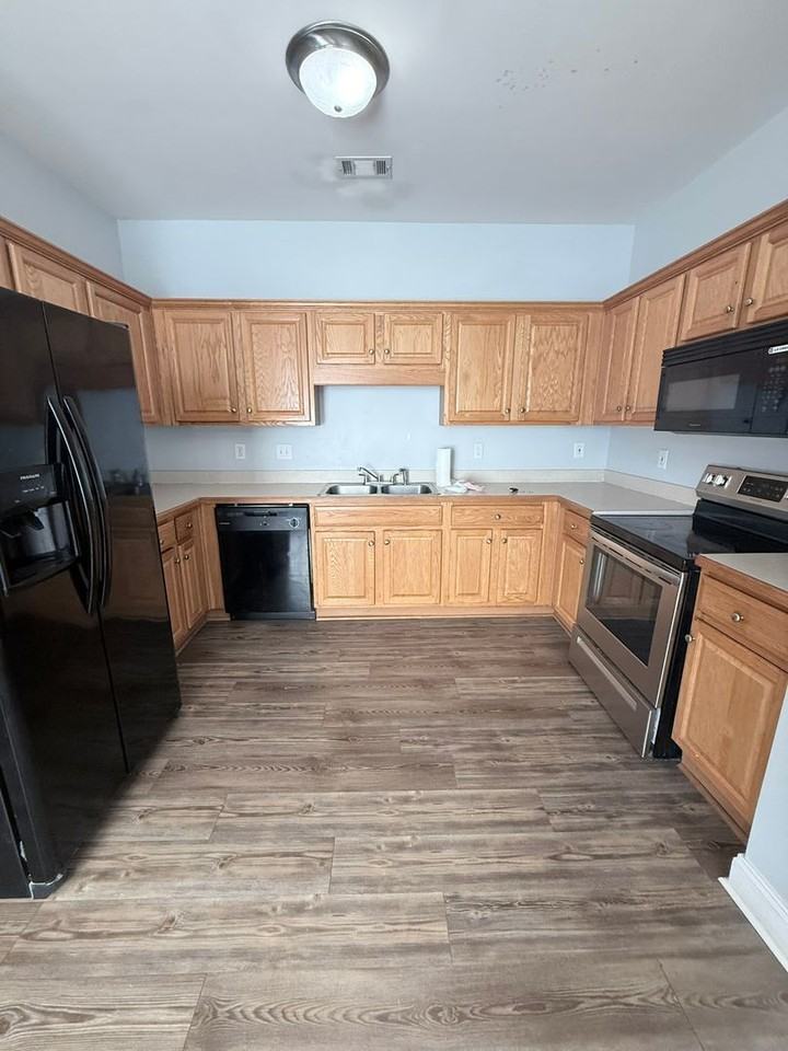255 Wiltshire Dr - Photo 7 of 17