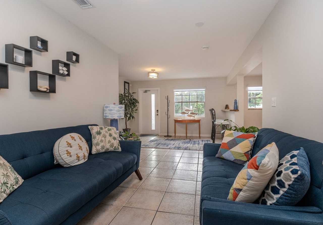 428 Nw 23rd Ave - Photo 3 of 17
