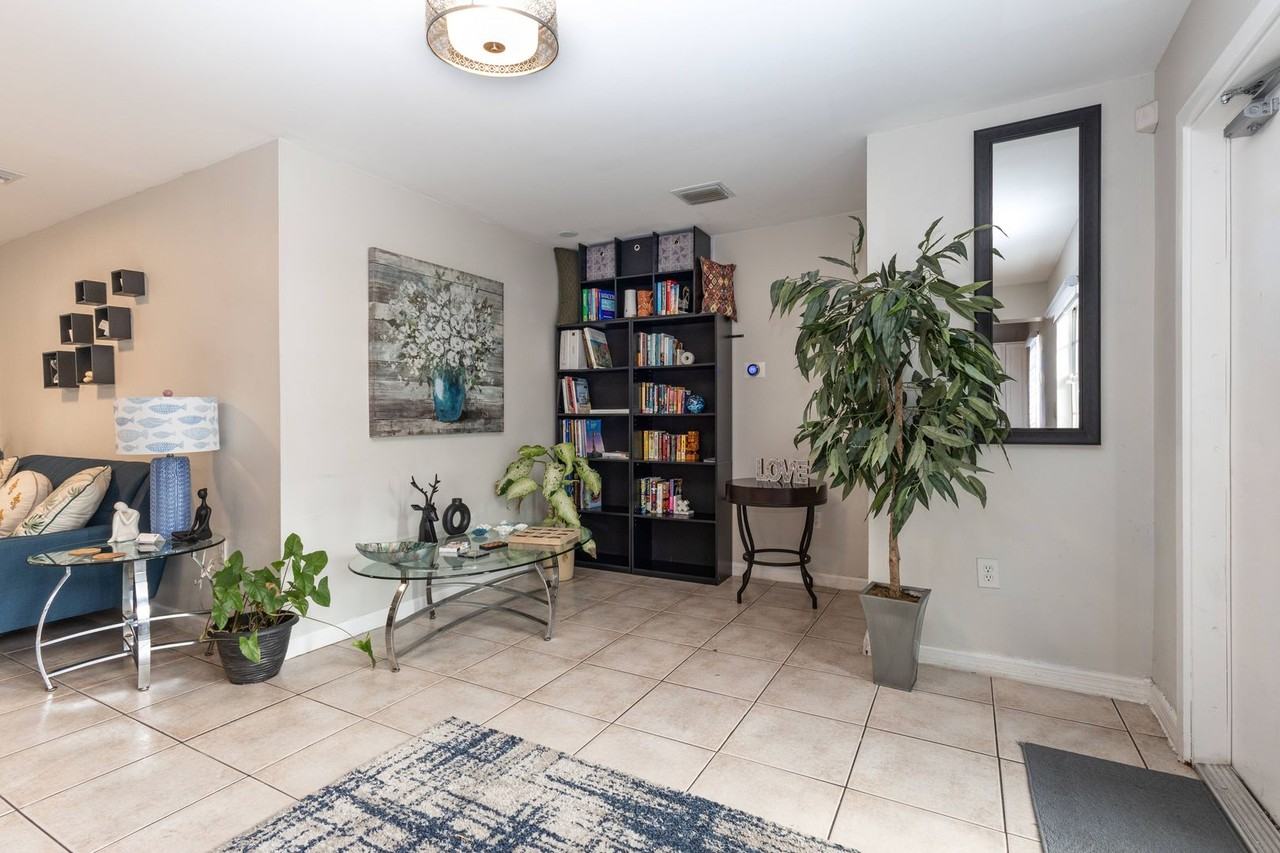 428 Nw 23rd Ave - Photo 4 of 17