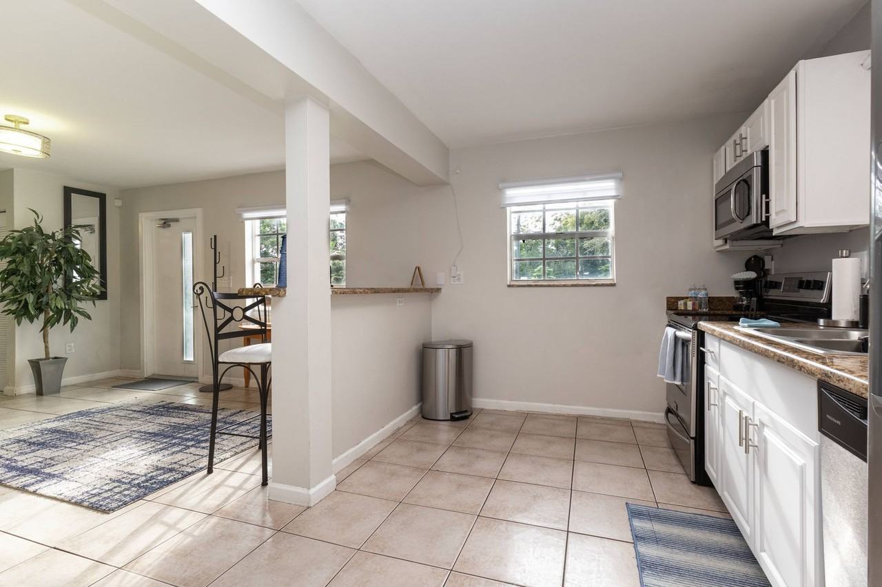 428 Nw 23rd Ave - Photo 7 of 17