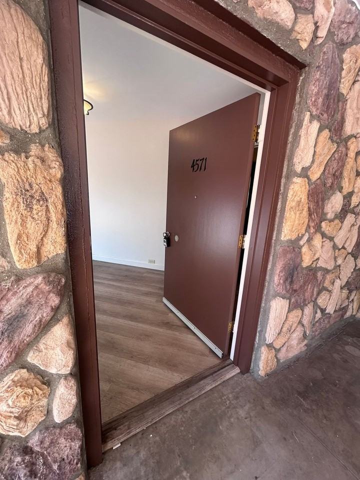 4571 Twain Ave - Photo 5 of 50