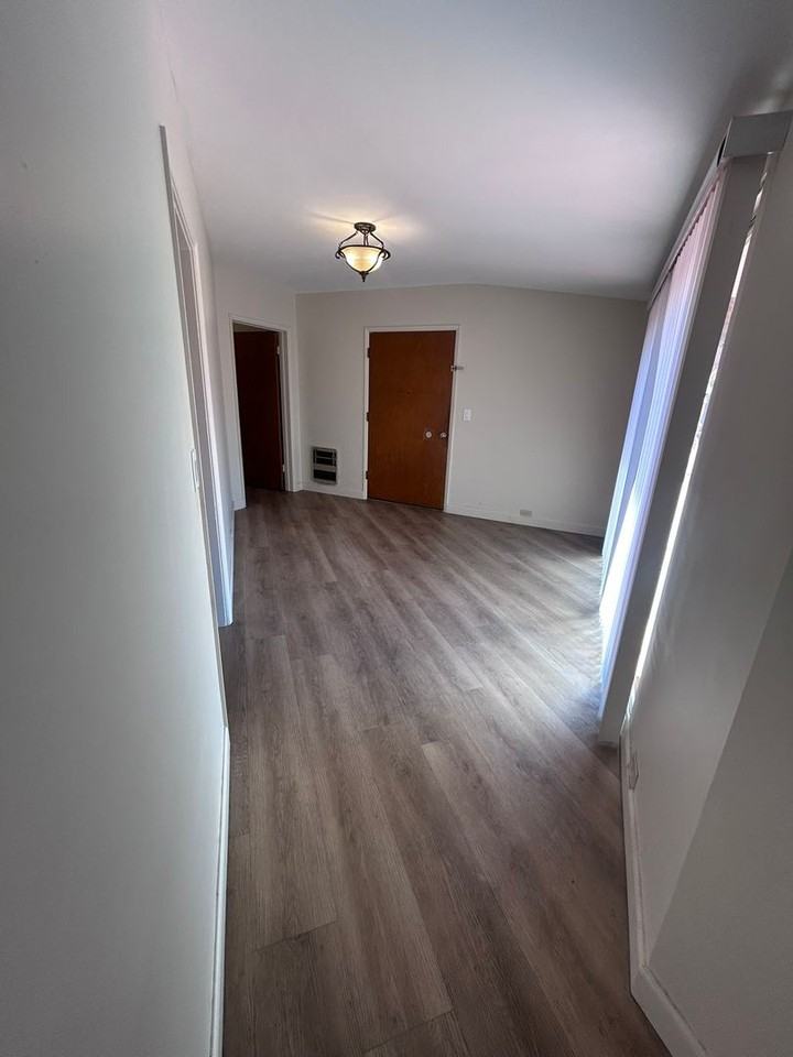 4571 Twain Ave - Photo 7 of 50