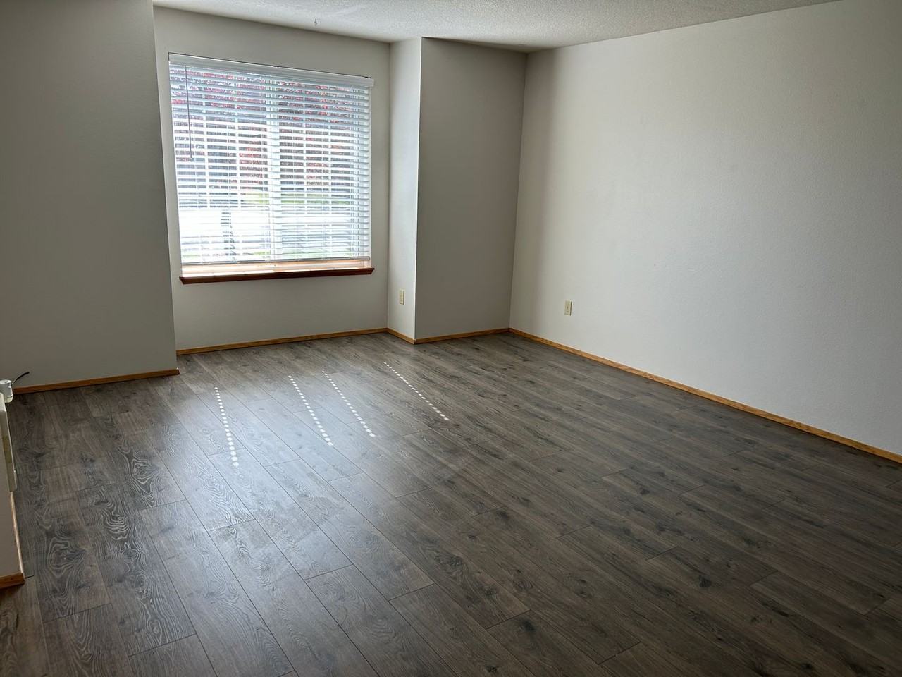 214 Sparks Dr - Photo 2 of 18