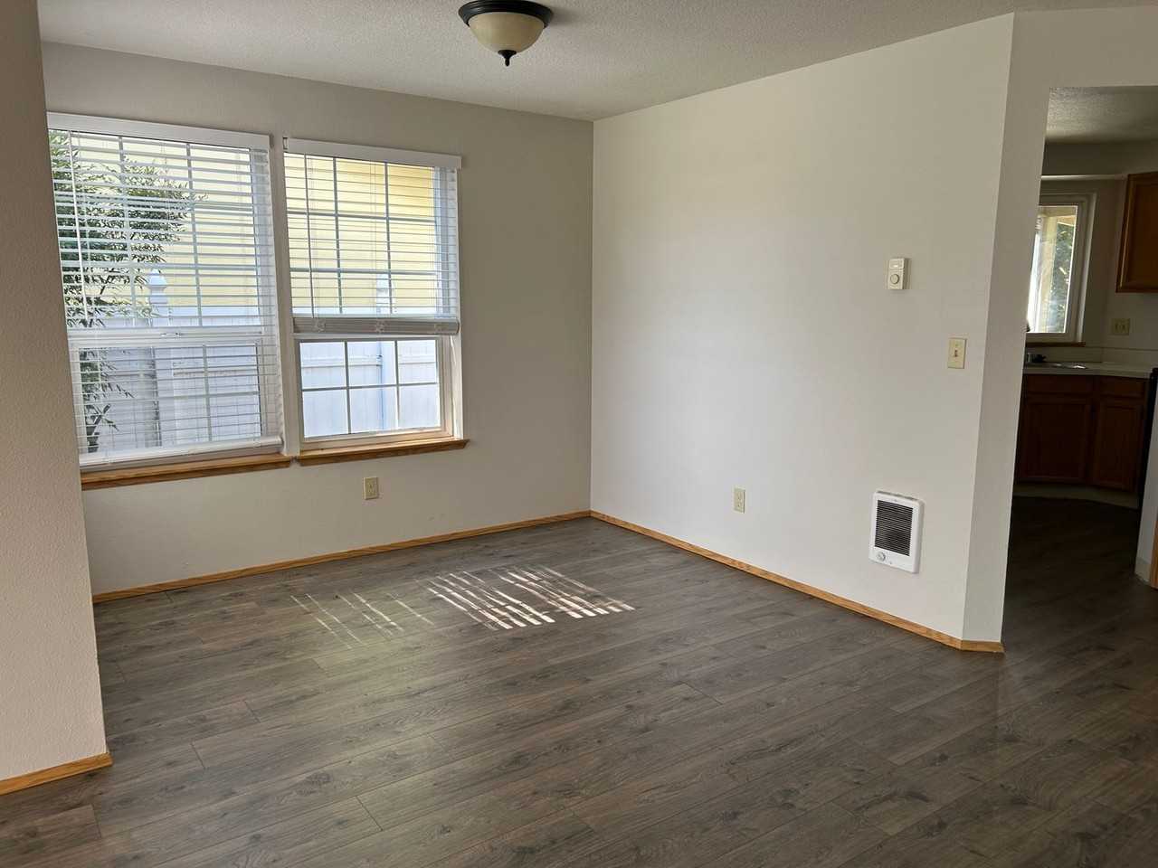 214 Sparks Dr - Photo 4 of 18