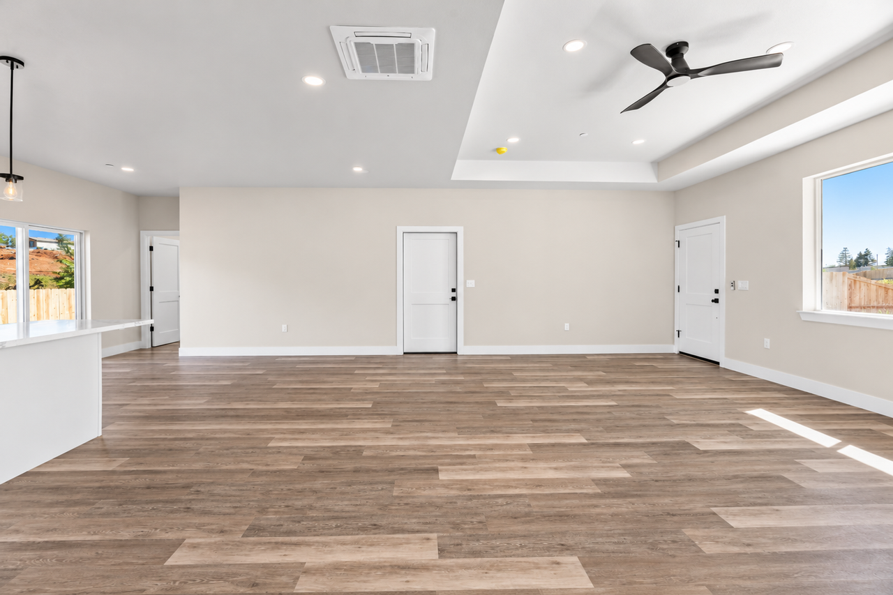 440 Leisure Ln - Photo 3 of 28