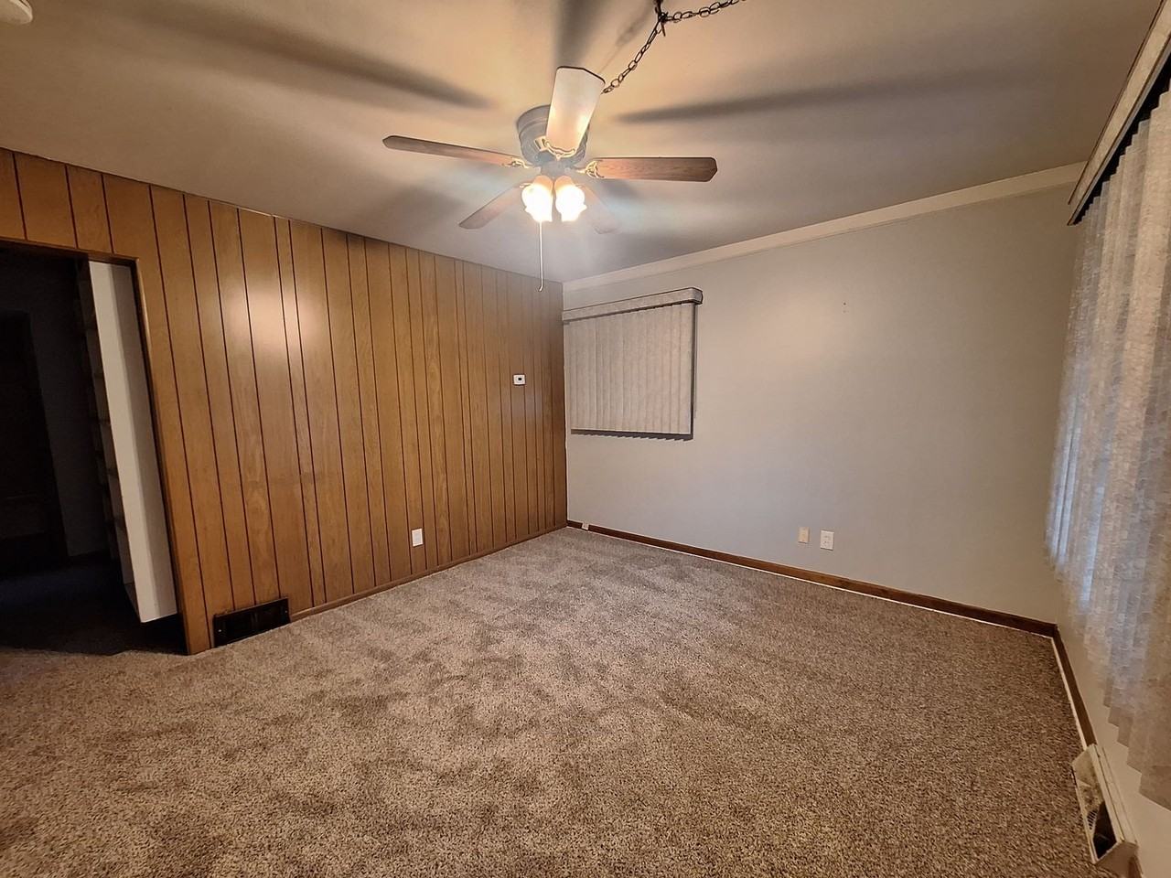 13026 Sherman Ave - Photo 6 of 22