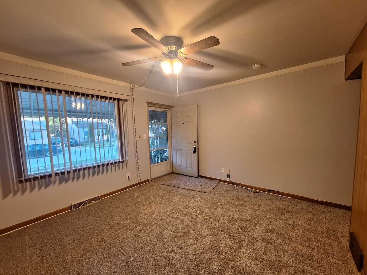 13026 Sherman Ave - Photo 7 of 22