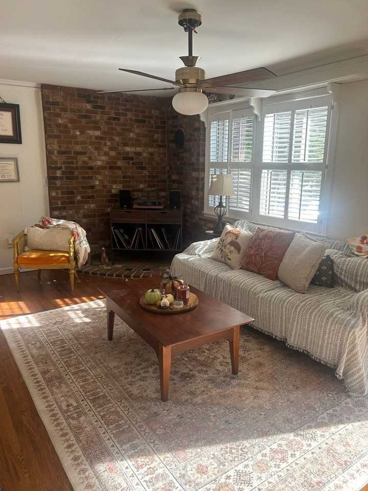 19 E Circle Ave - Photo 2 of 33