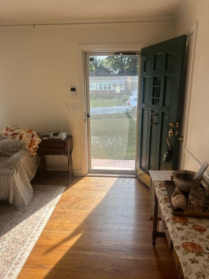 19 E Circle Ave - Photo 3 of 33