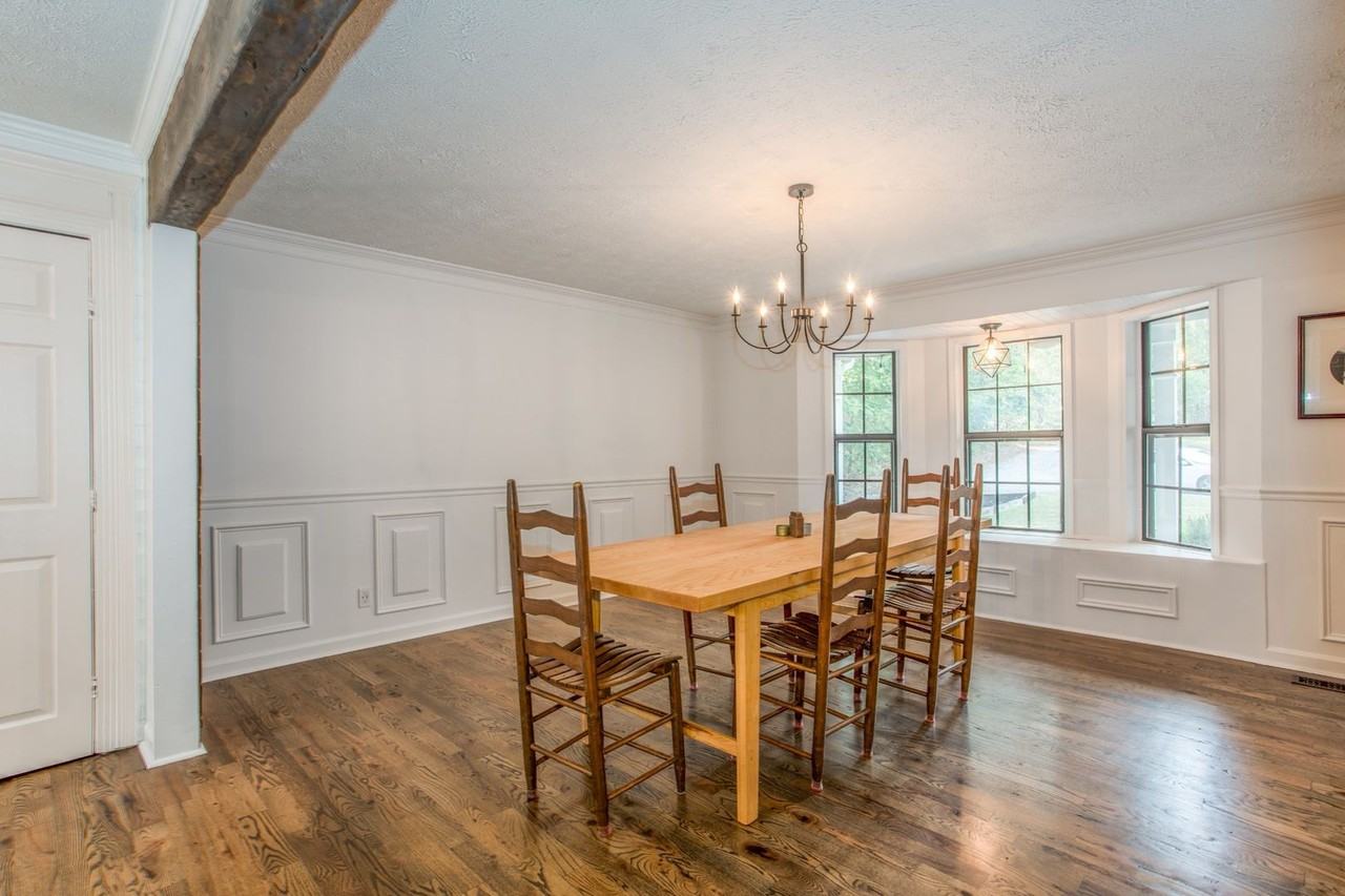 2160 Valley View Rd - Photo 7 of 32