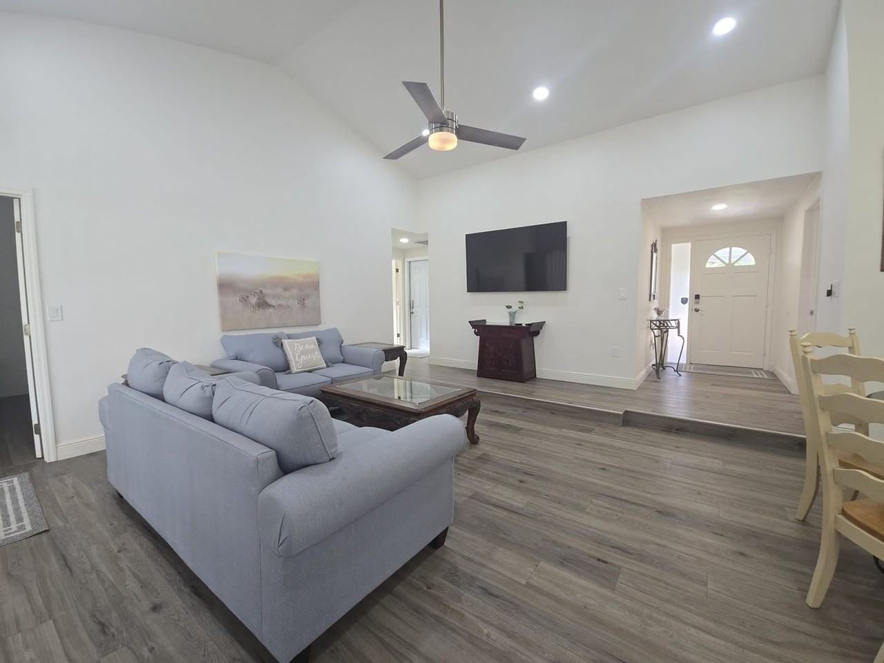 3707 Champagne Ave - Photo 6 of 13