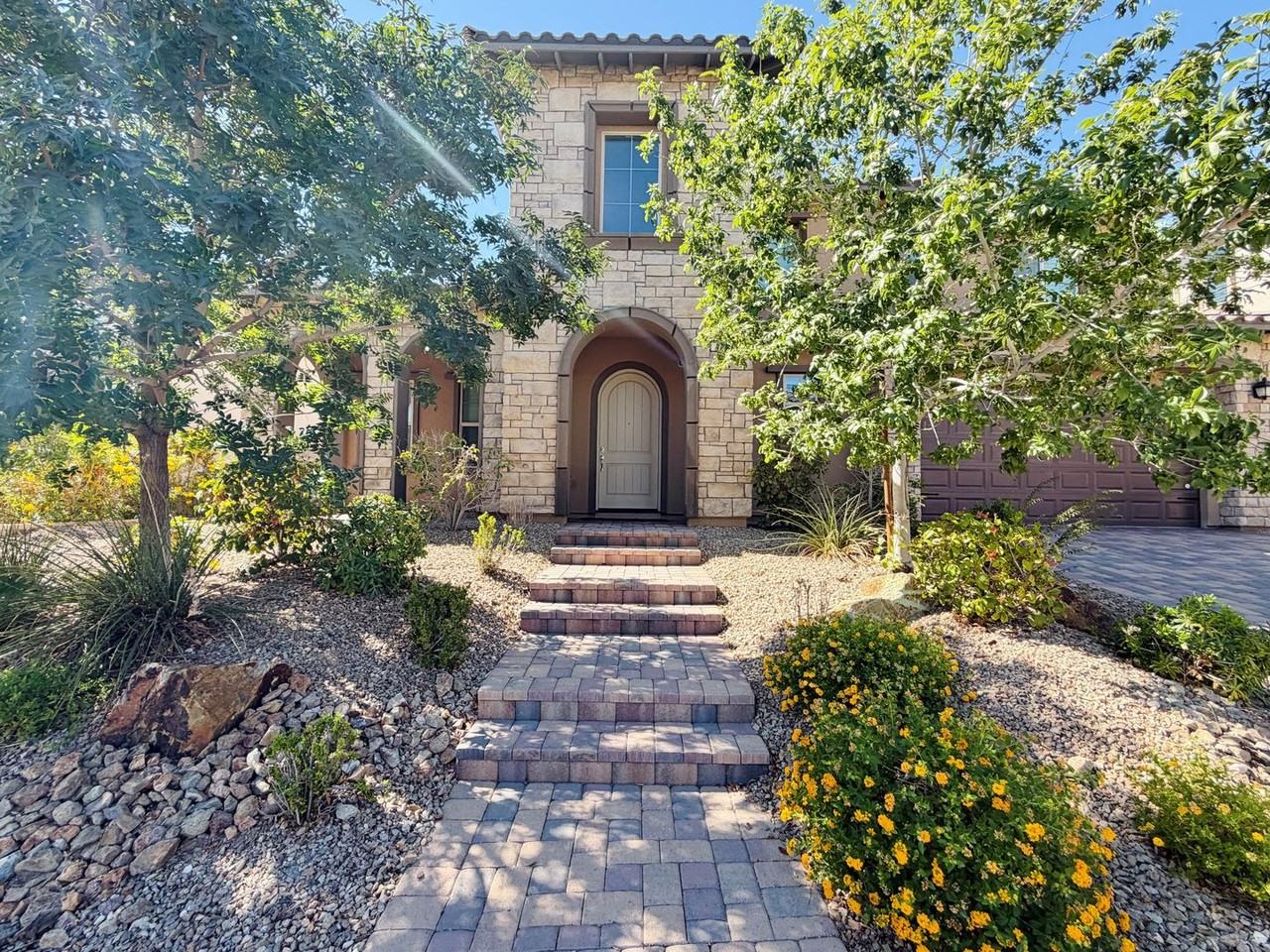 479 Bosco Di Fiore St - Photo 2 of 49