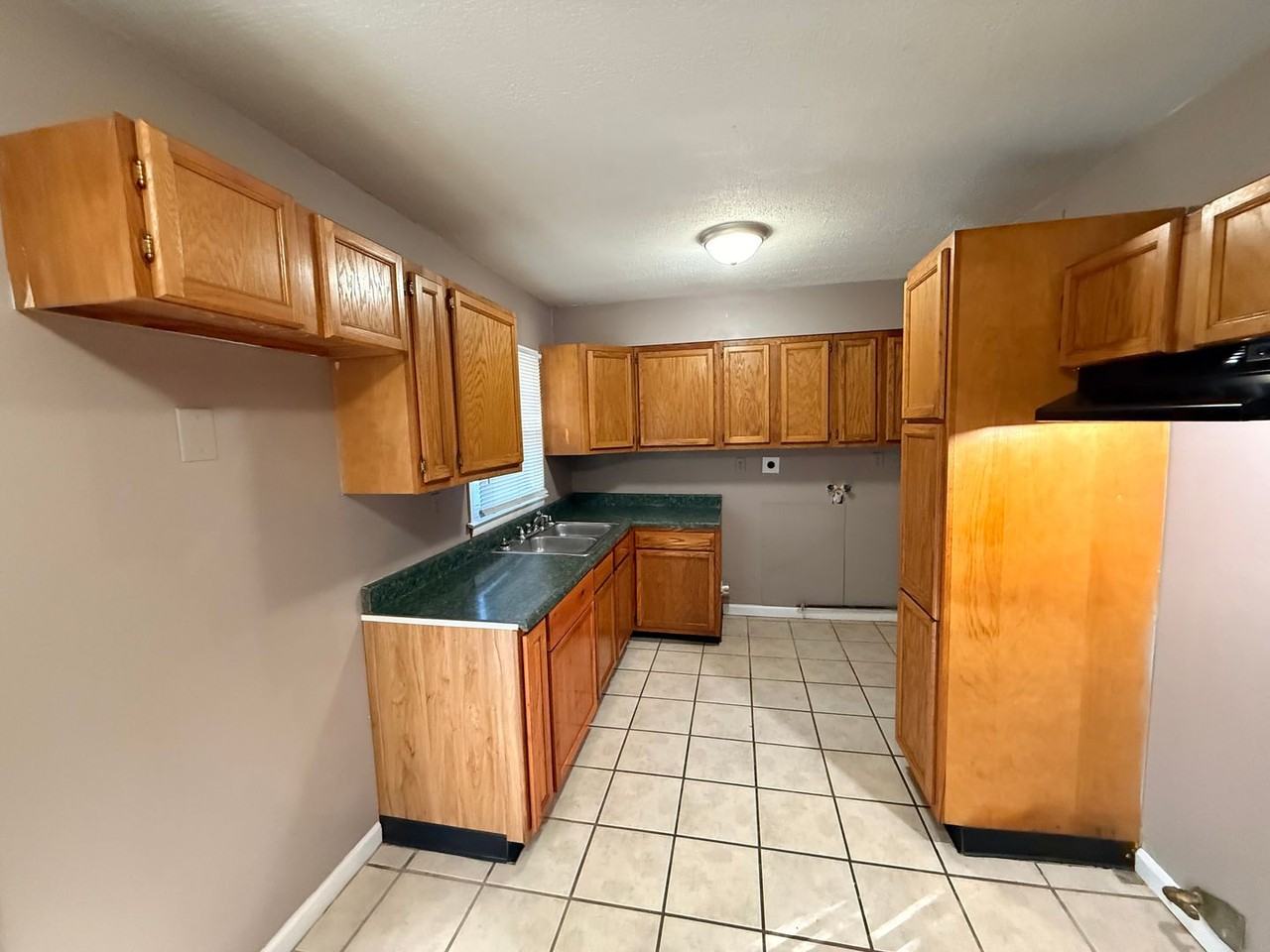 241 Crestwood Ln - Photo 4 of 14