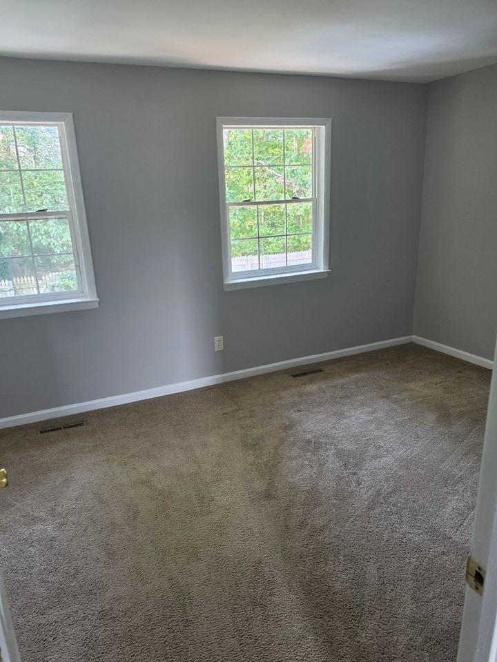 1431 Charlestown Dr - Photo 4 of 8