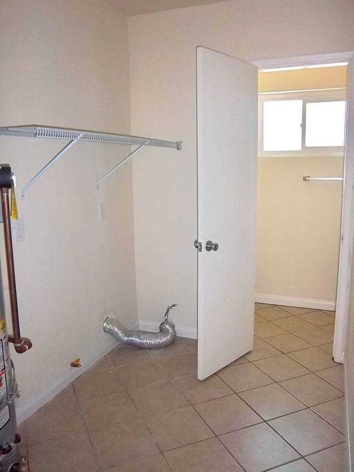 21147 Denker Ave - Photo 3 of 15