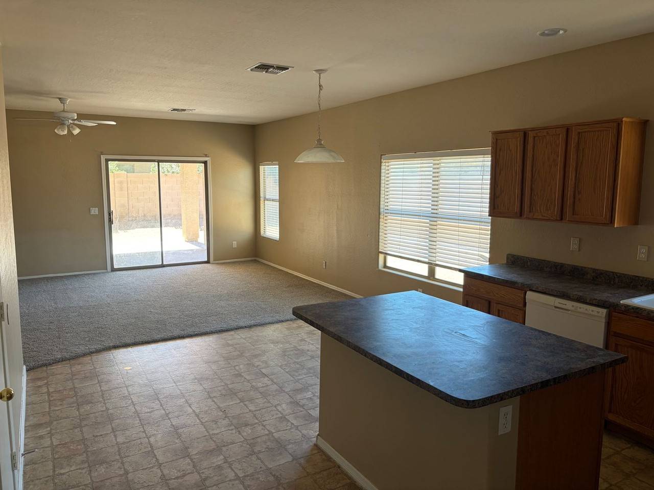3175 W Silver Creek Dr - Photo 5 of 17