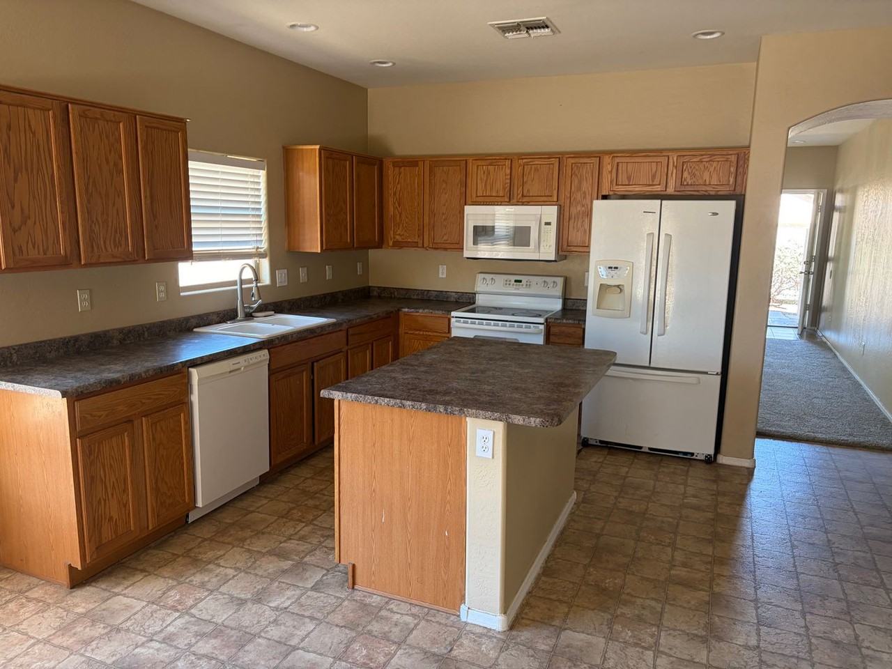 3175 W Silver Creek Dr - Photo 6 of 17