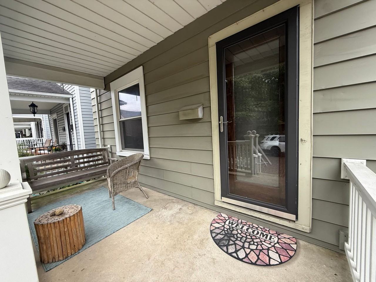 447 Stanley Ave - Photo 2 of 23