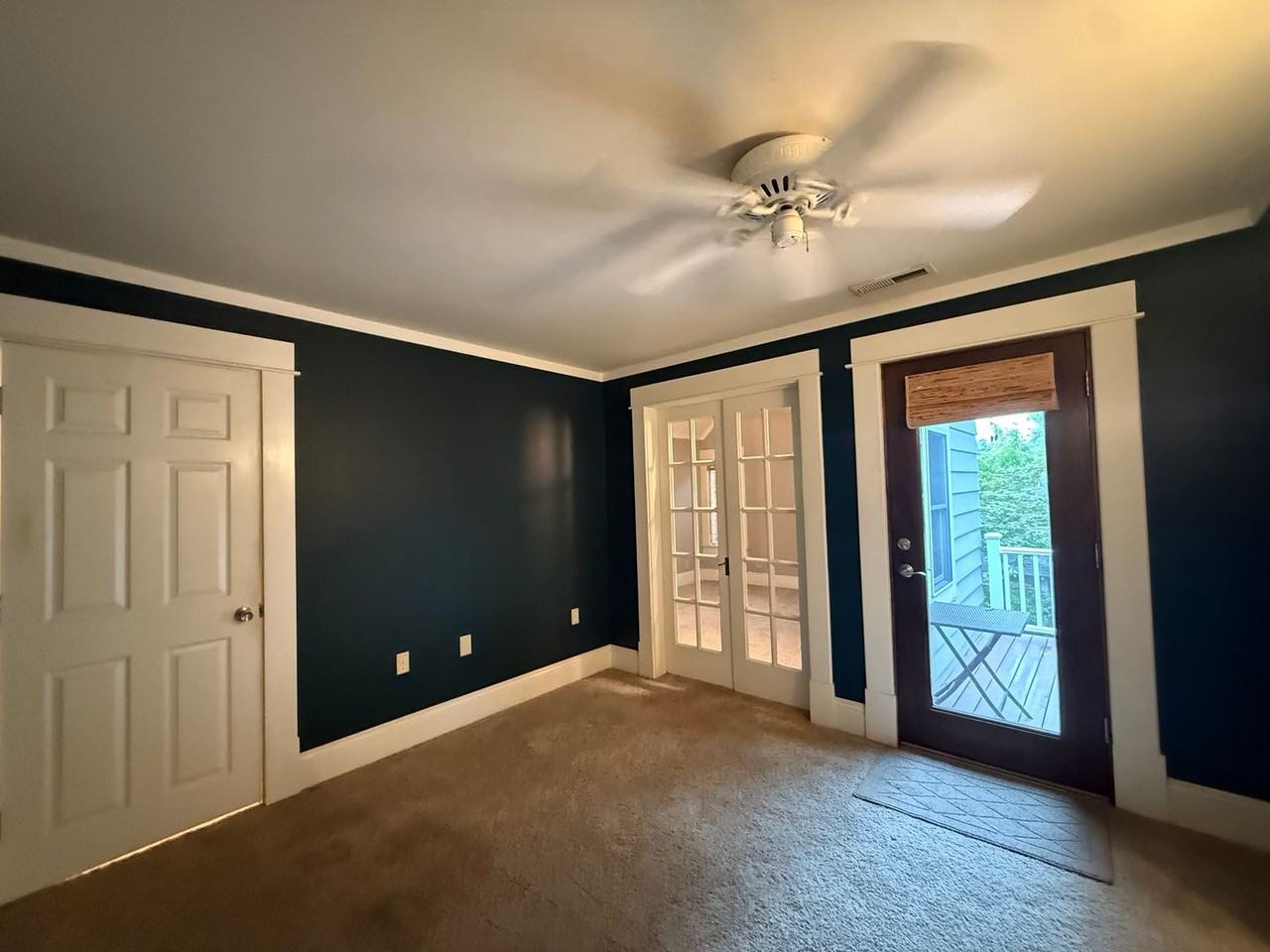 447 Stanley Ave - Photo 6 of 23