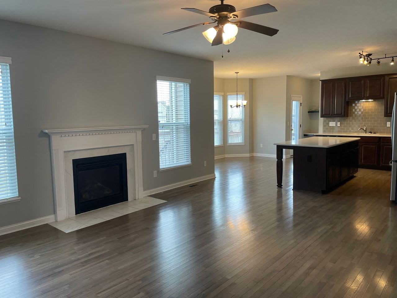 6090 Jadkins Way - Photo 5 of 30
