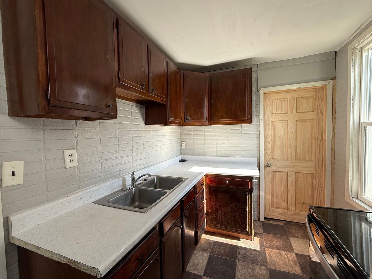 1631 Johnson St - Photo 6 of 13