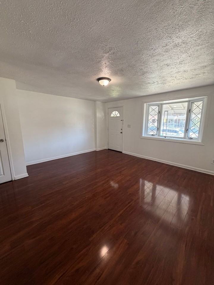 7831 Charlesmont Rd - Photo 4 of 12