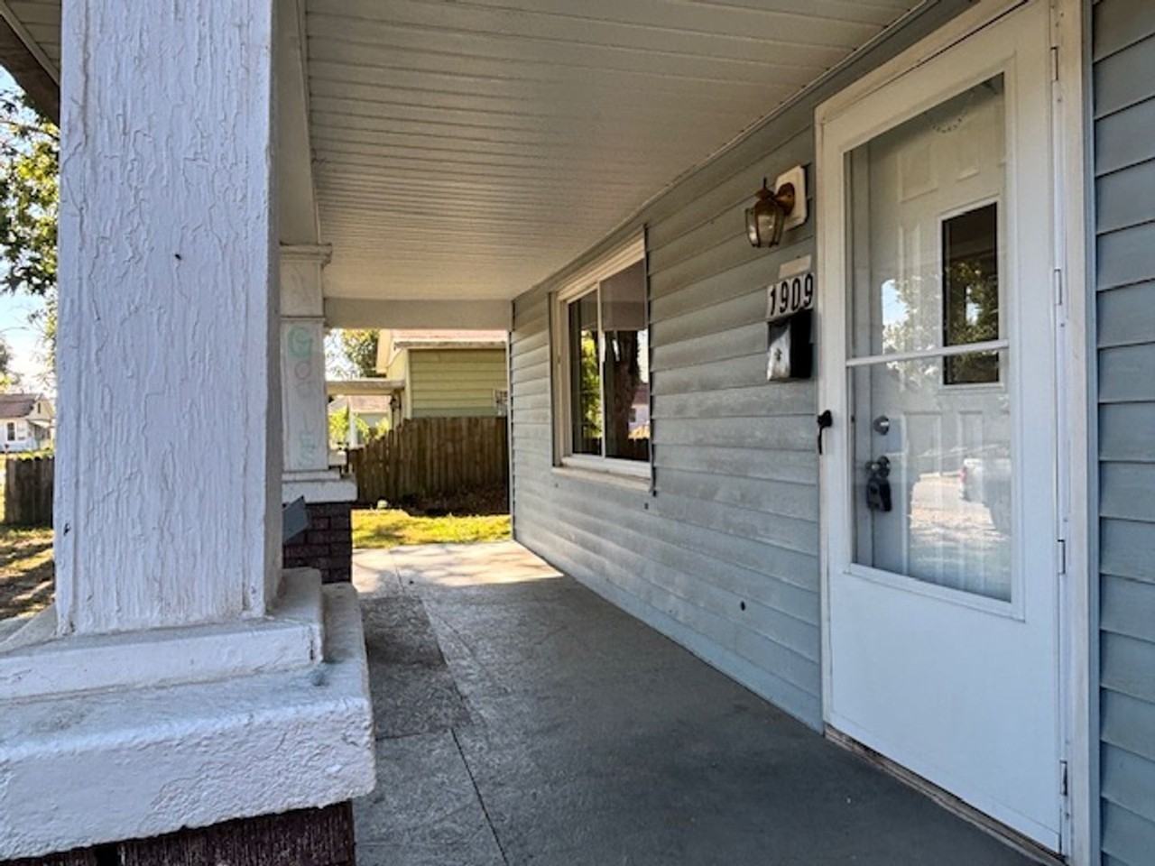 1909 S Kerth Ave - Photo 2 of 14