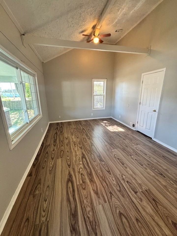 1909 S Kerth Ave - Photo 4 of 14