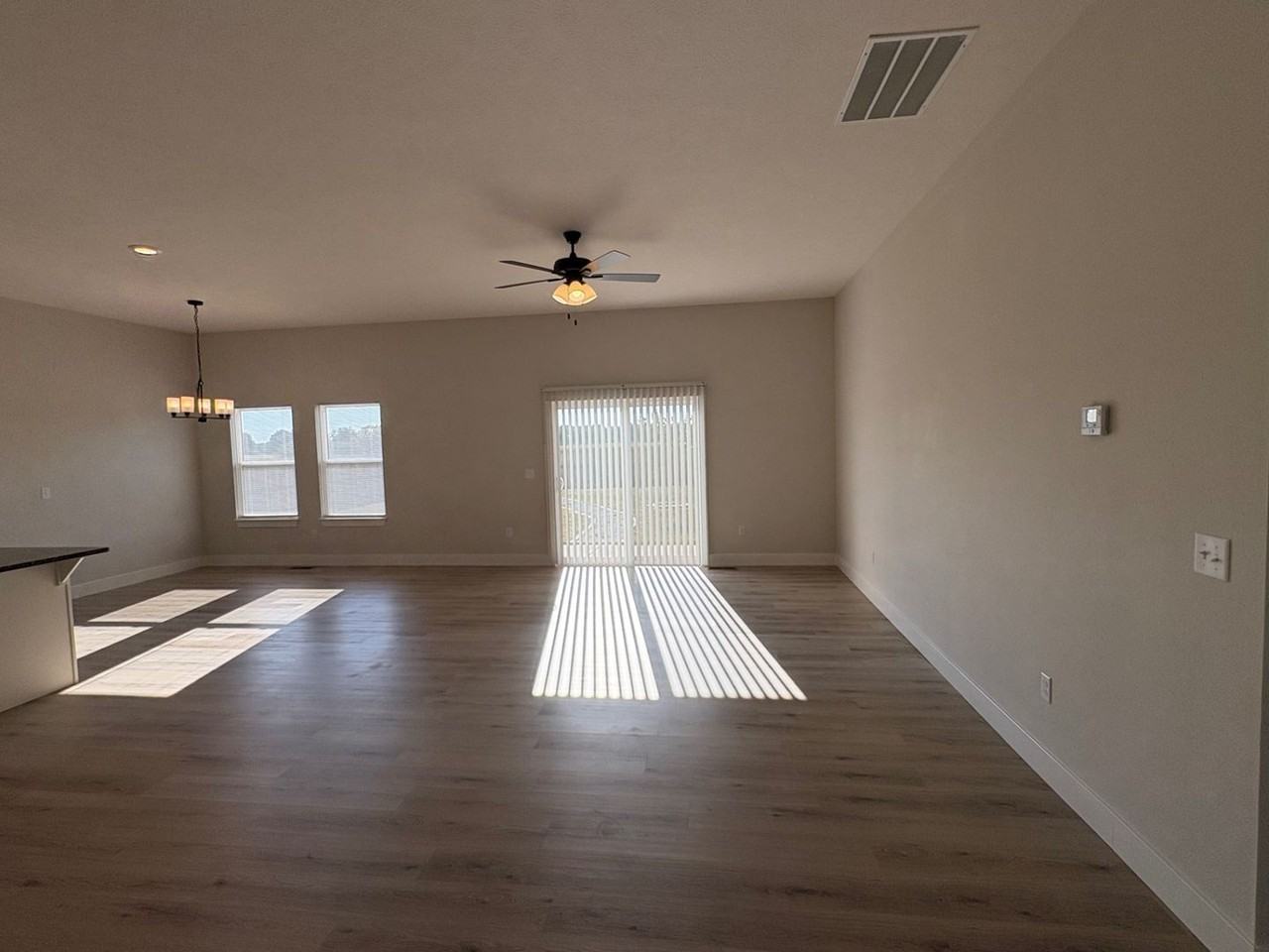 1312 N Maxine Ave - Photo 4 of 18