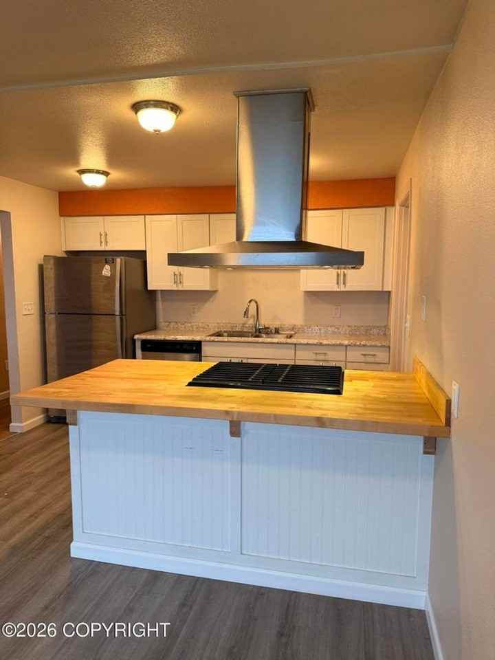 529 E 25th Ave - Photo 2 of 14