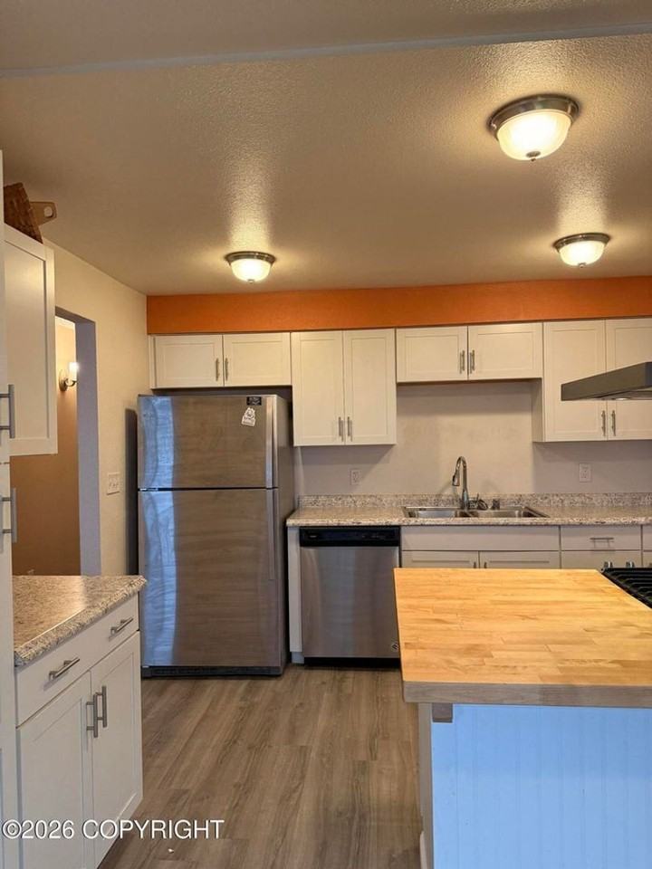 529 E 25th Ave - Photo 3 of 14