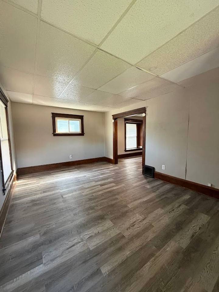 1270 Kentucky Ave - Photo 3 of 15